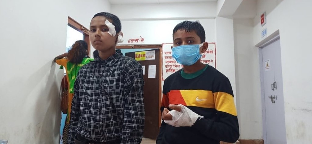 बैतडीमा पुल भत्किँदा दुई विद्यार्थी घाइते